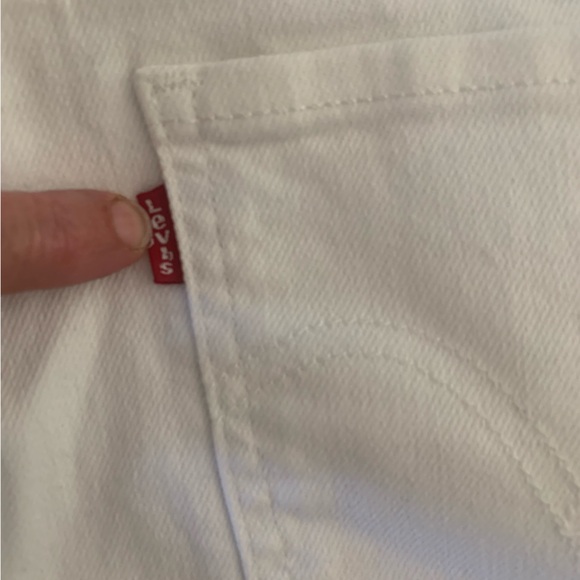 Levi's Strauss Women's Jean SHORTS Mid-Length Denim White Size 10 W 30 NWT Cuff - Picture 7 of 13